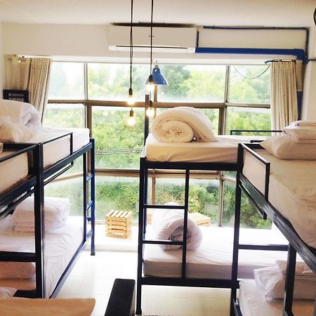 Safe And Sound Hostel Chiang Mai Bagian luar foto