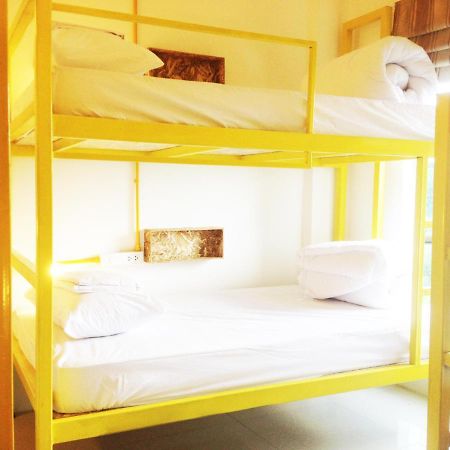 Safe And Sound Hostel Chiang Mai Bagian luar foto