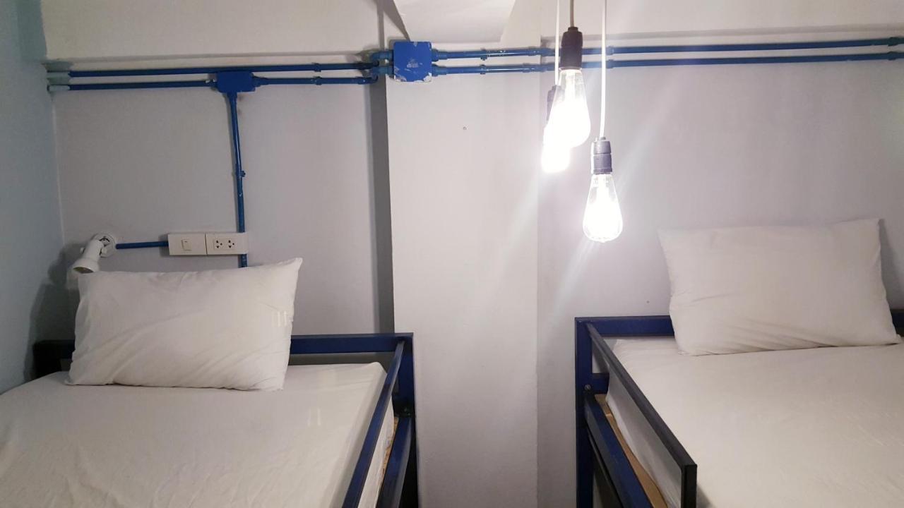 Safe And Sound Hostel Chiang Mai Bagian luar foto