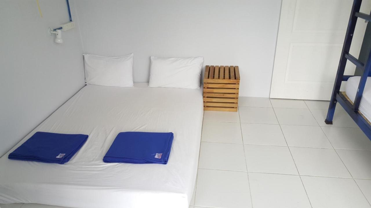 Safe And Sound Hostel Chiang Mai Bagian luar foto